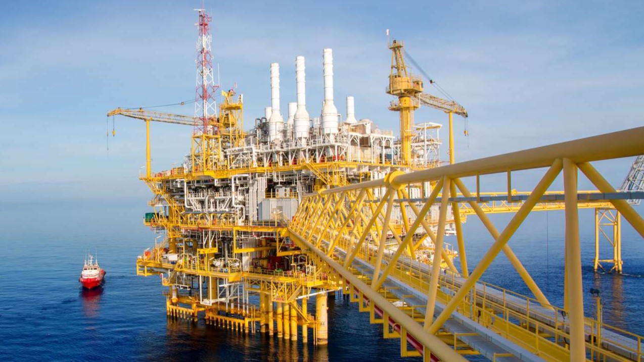 Olieplatform på havet