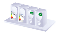 Illustration viser 4 emballager med el-pærer. To af pærerne viser et fulde energimærke, mens at to af pærerne viser energipilen.